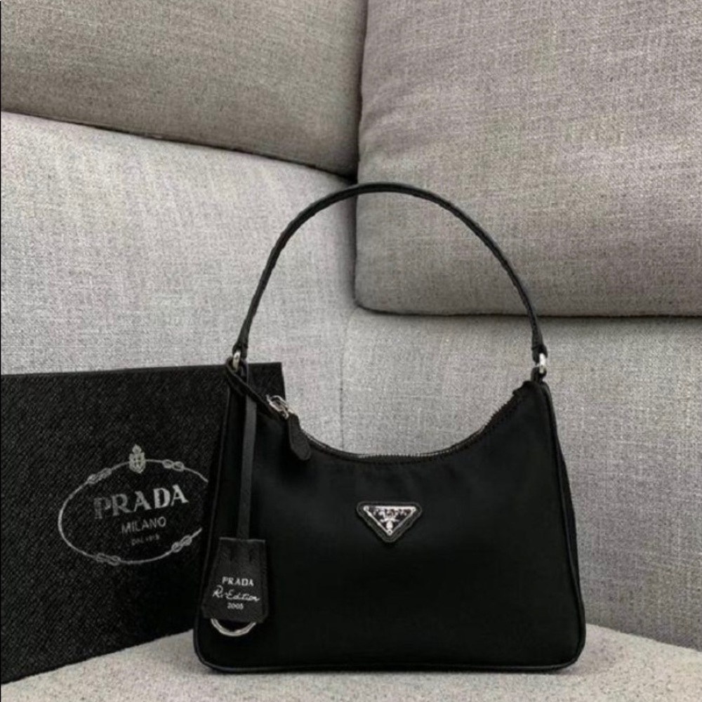 Prada Re-edition 2005 shoulder bag